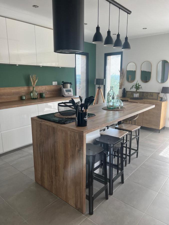 Agreable Villa Recente Au Coeur D'Un Charmant Petit Village Sernhac المظهر الخارجي الصورة