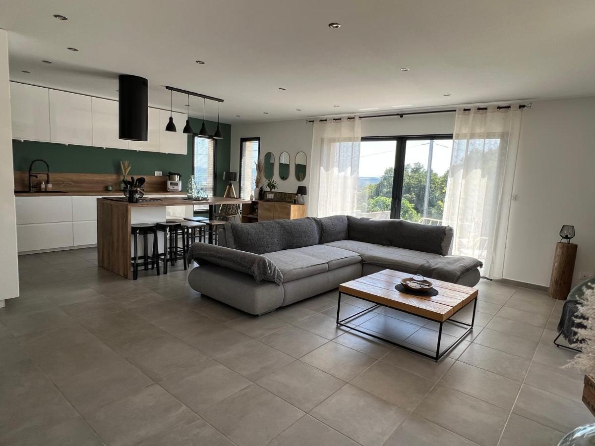 Agreable Villa Recente Au Coeur D'Un Charmant Petit Village Sernhac المظهر الخارجي الصورة