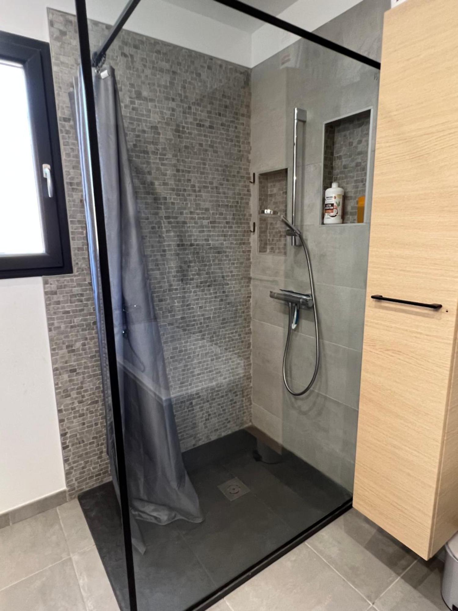 Agreable Villa Recente Au Coeur D'Un Charmant Petit Village Sernhac المظهر الخارجي الصورة