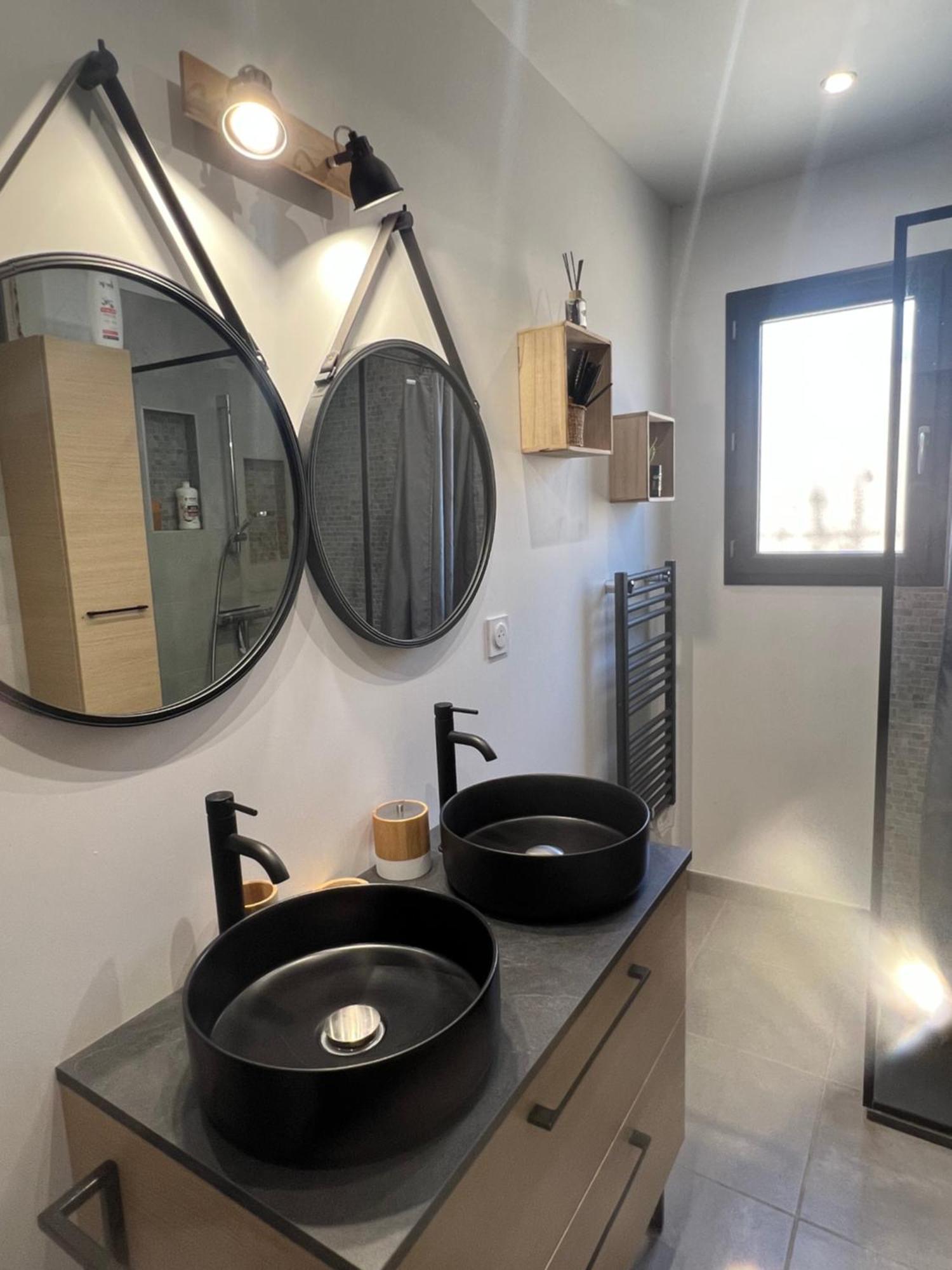 Agreable Villa Recente Au Coeur D'Un Charmant Petit Village Sernhac المظهر الخارجي الصورة